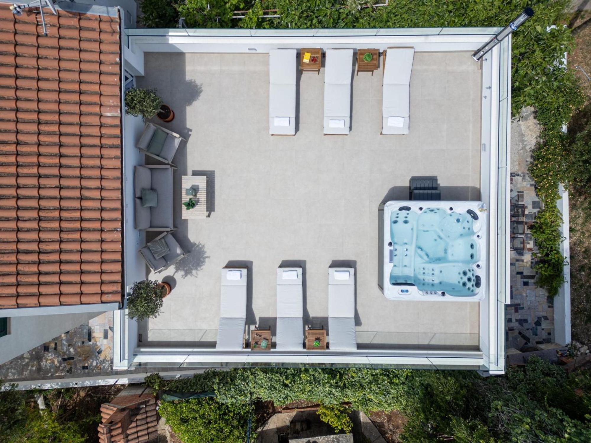 Villa Rozana - Beachfront Wellness Retreat Seget Vranjica Exterior photo