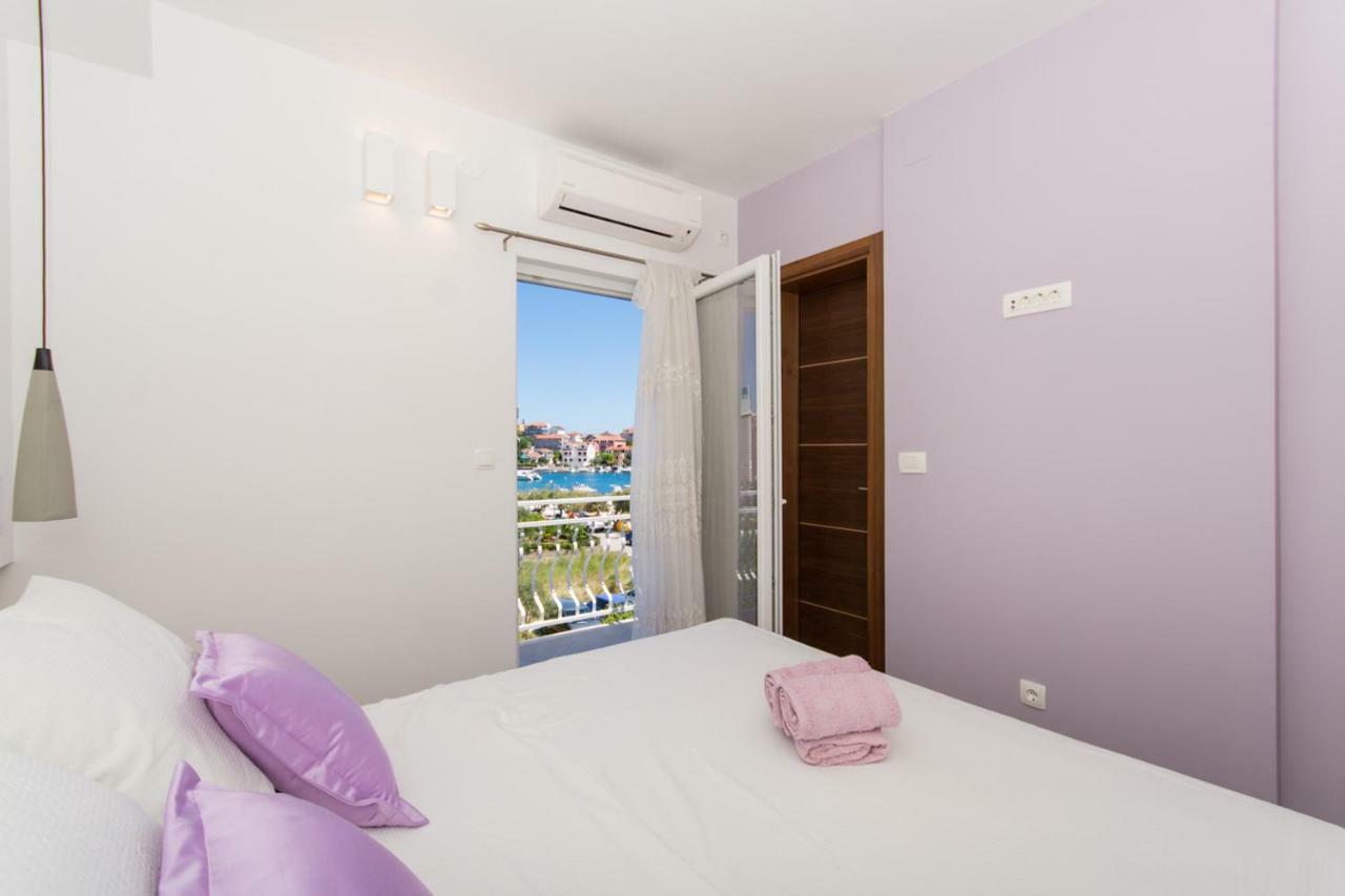 Villa Rozana - Beachfront Wellness Retreat Seget Vranjica Exterior photo